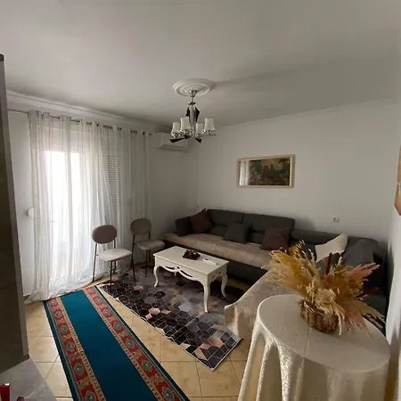 Apartment Shoshaj *